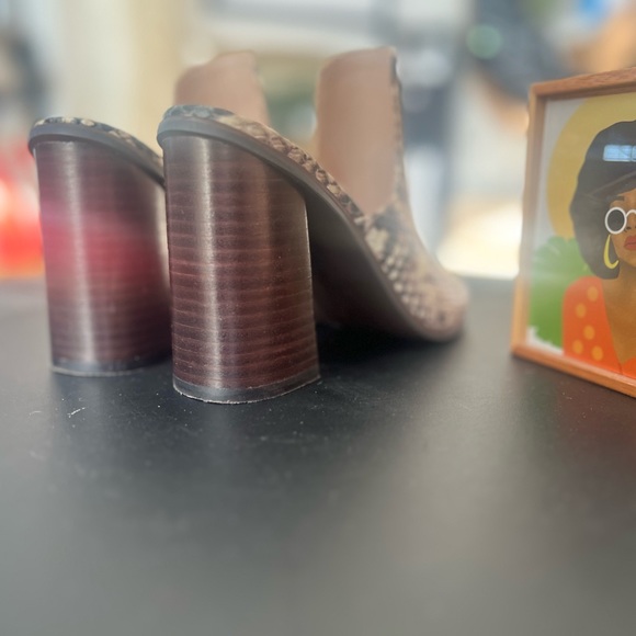 ALDO Snakeskin Print Open Toe Mule/Heel - Picture 9 of 10